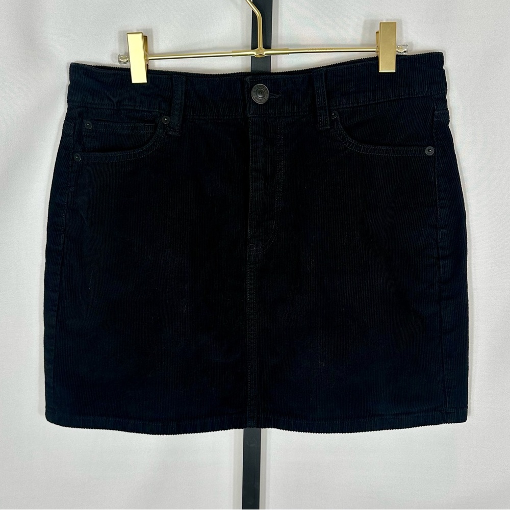 Women American Eagle Corduroy Mini Skirts in Black Size 4